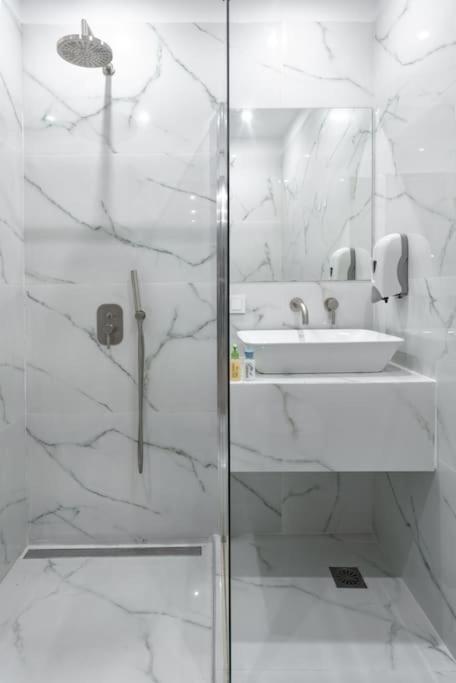 Modern, Quite 1-Bdr Apt 5 Min Walk To Acropolis Athens Luaran gambar